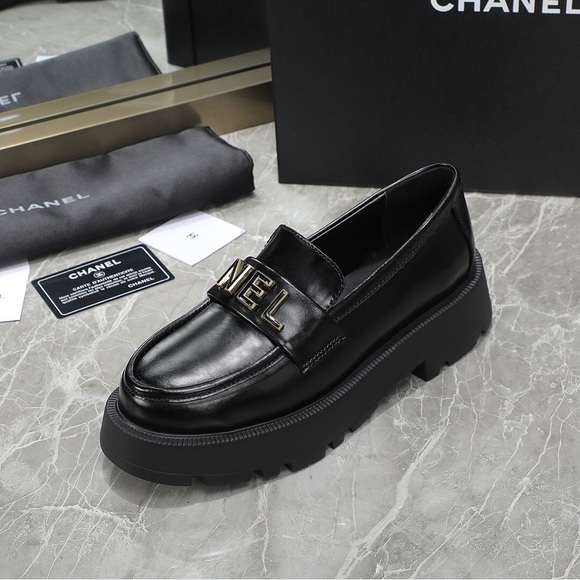 CHANEL Black Leather Loafers with Gold Accents - Picture 4 of 9